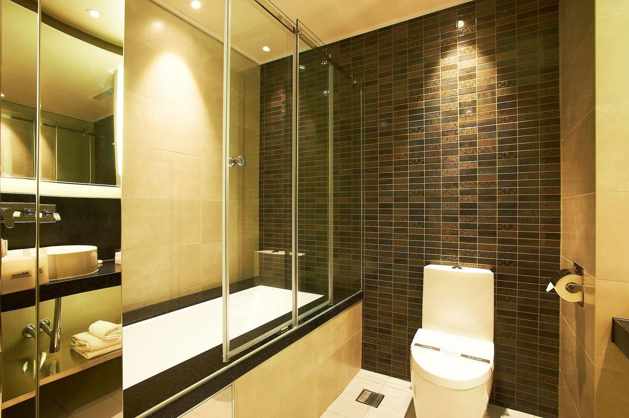 Royal Group Hotel Bo Ai Branch Καοσιούνγκ Εξωτερικό φωτογραφία